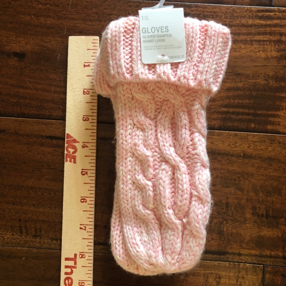 🎁 NWT Women's Cable Knit Mittens - Picture 4 of 4